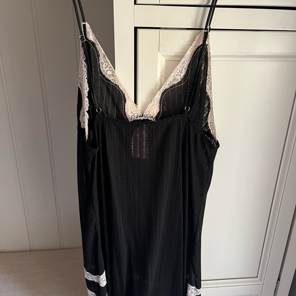 Victoria’s Secret Sleep Slip Lingerie - Picture 3 of 4